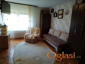 Izdajem dvosoban namešten stan